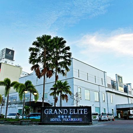 Grand Elite Hotel Pekanbaru Zewnętrze zdjęcie