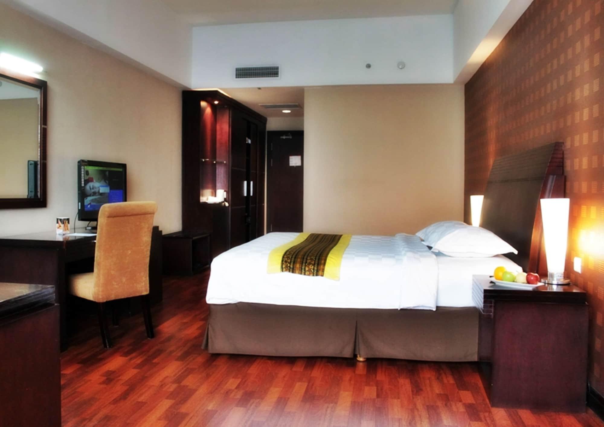 Grand Elite Hotel Pekanbaru Zewnętrze zdjęcie