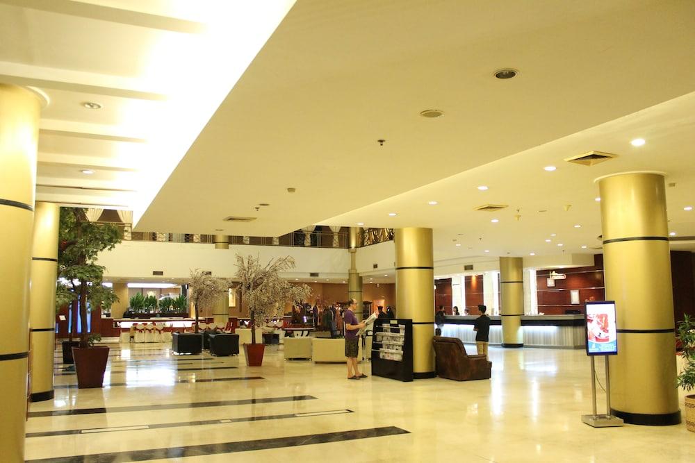 Grand Elite Hotel Pekanbaru Zewnętrze zdjęcie