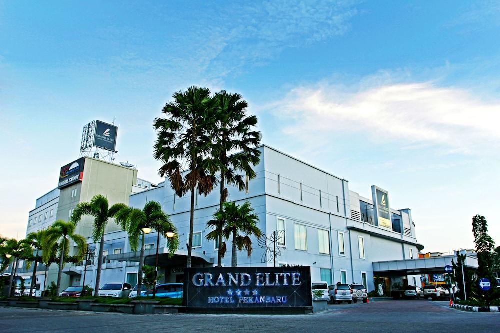 Grand Elite Hotel Pekanbaru Zewnętrze zdjęcie