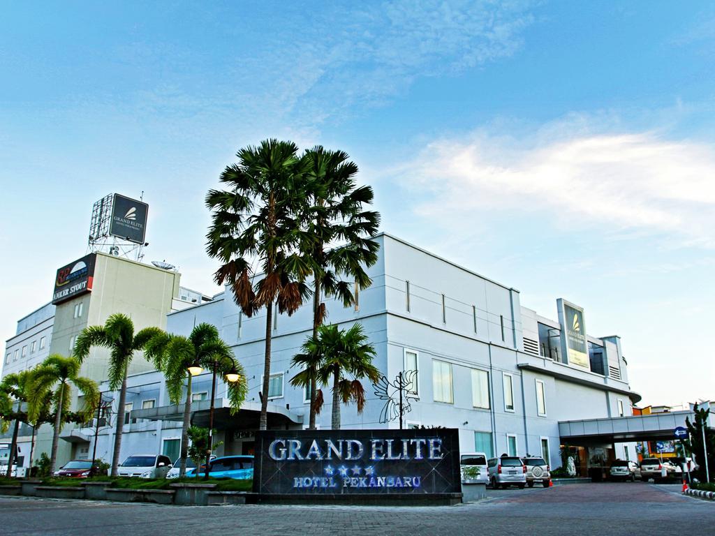 Grand Elite Hotel Pekanbaru Zewnętrze zdjęcie