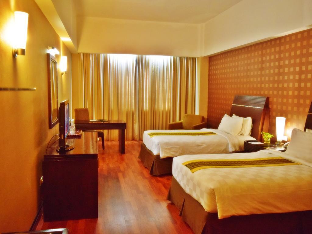 Grand Elite Hotel Pekanbaru Zewnętrze zdjęcie
