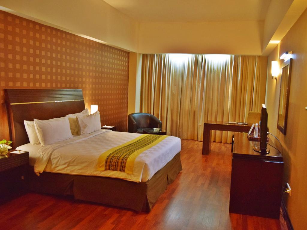 Grand Elite Hotel Pekanbaru Zewnętrze zdjęcie