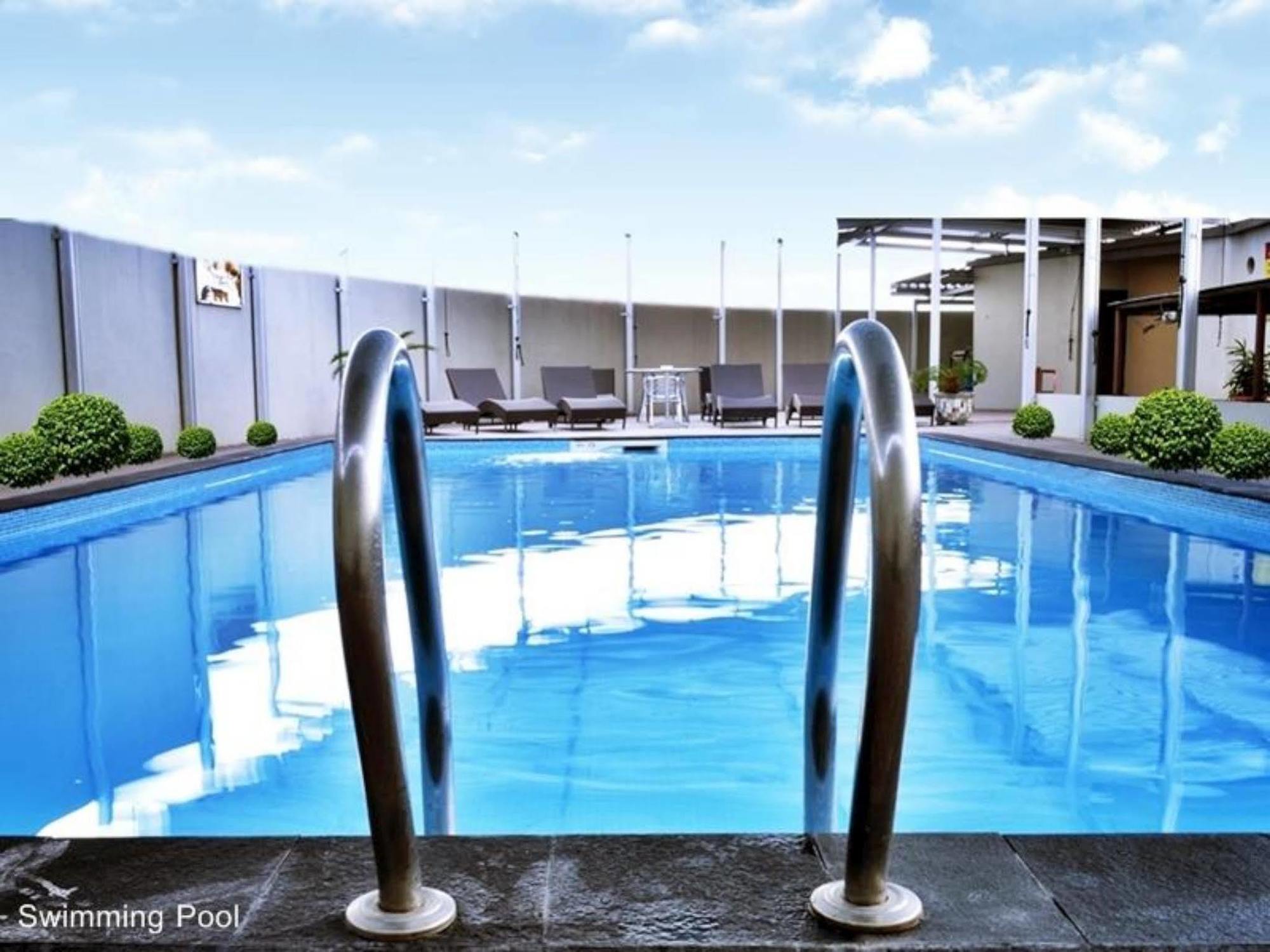 Grand Elite Hotel Pekanbaru Zewnętrze zdjęcie