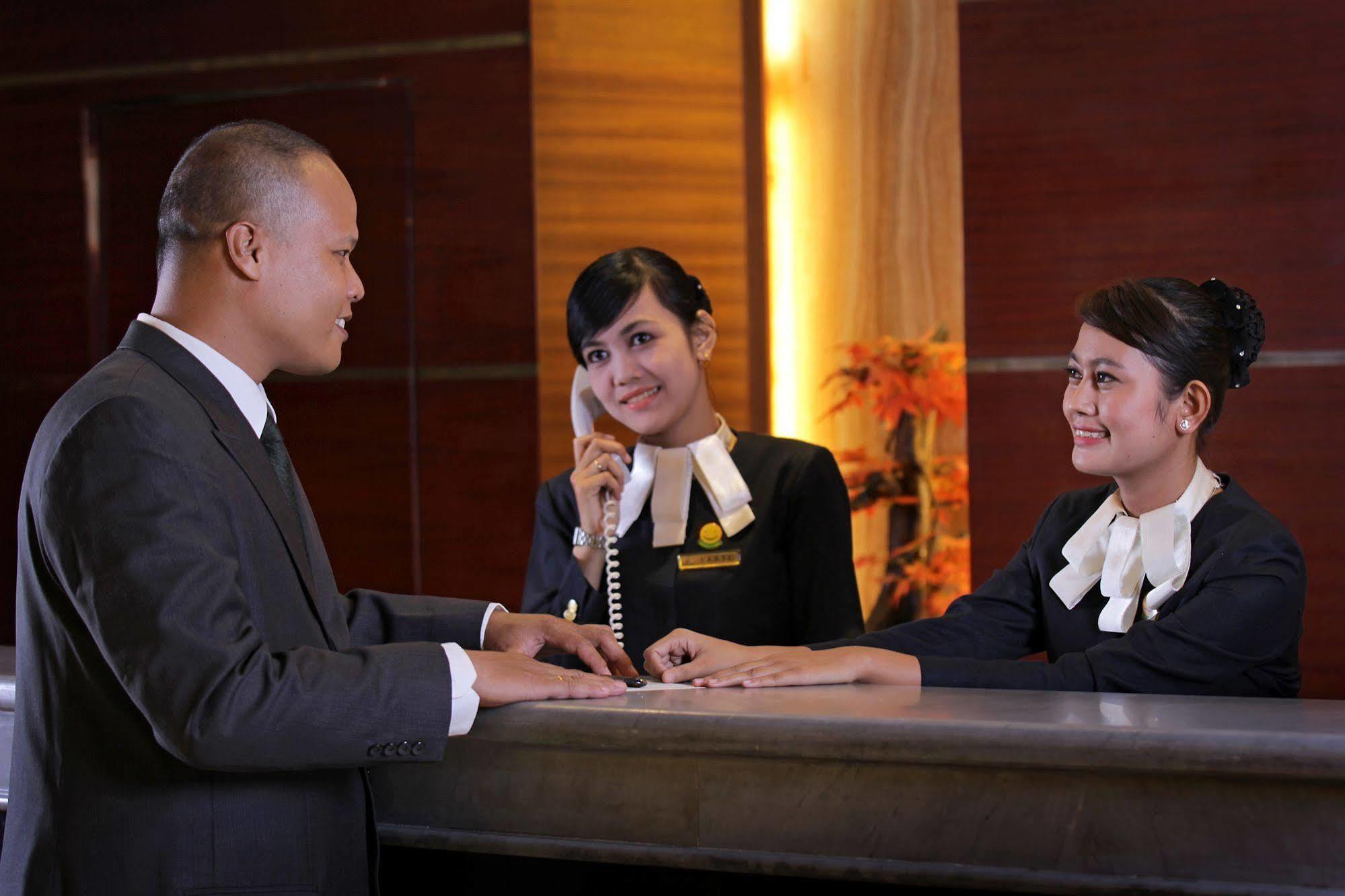Grand Elite Hotel Pekanbaru Zewnętrze zdjęcie
